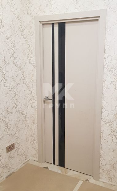 Dream Doors: ПО Альфа-12. Dream Doors: ПО Альфа-12, цвет роялвуд кофе. Стекло: Лакобель черное.